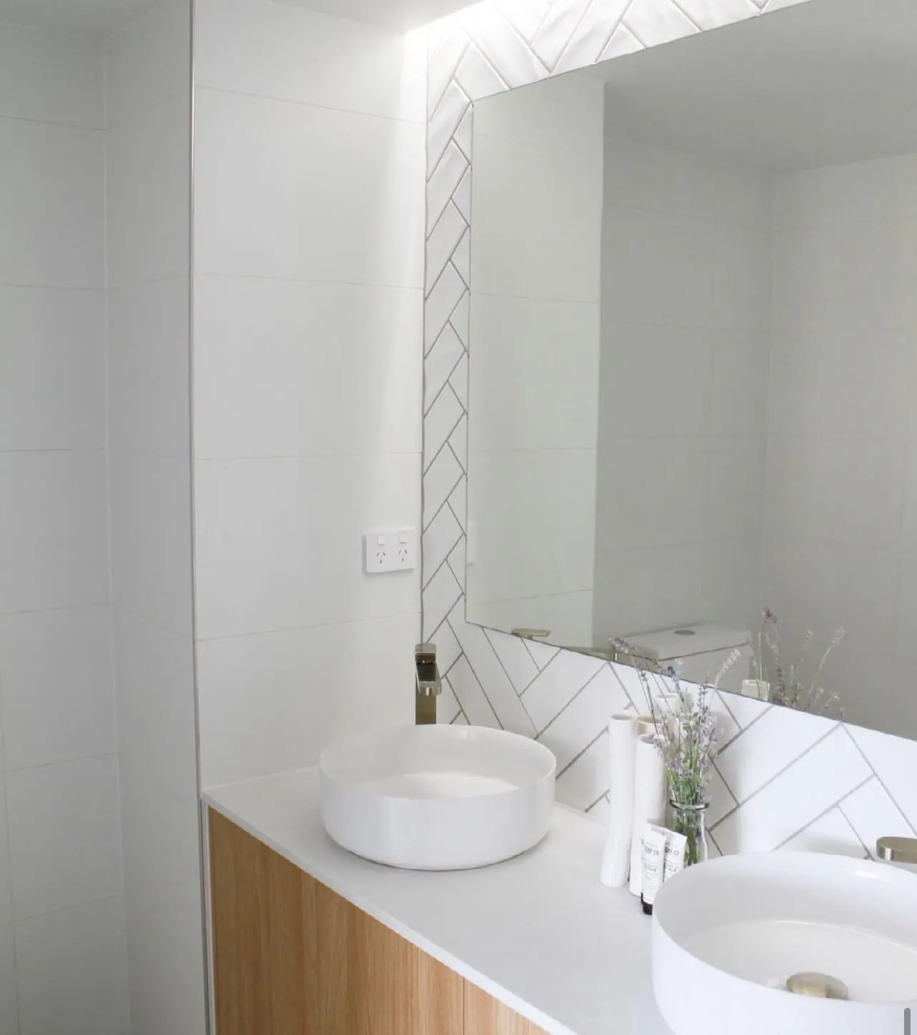 Leaking taps work by Shoreside Plumbing near Mermaid Waters